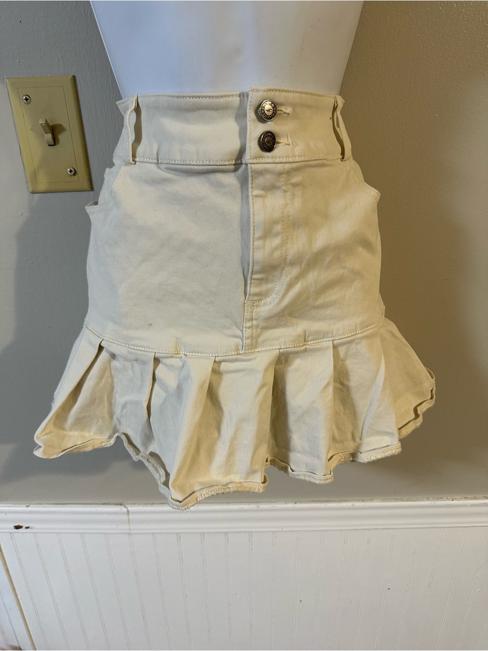 Hollister Cream Ruffle Mini Skirt